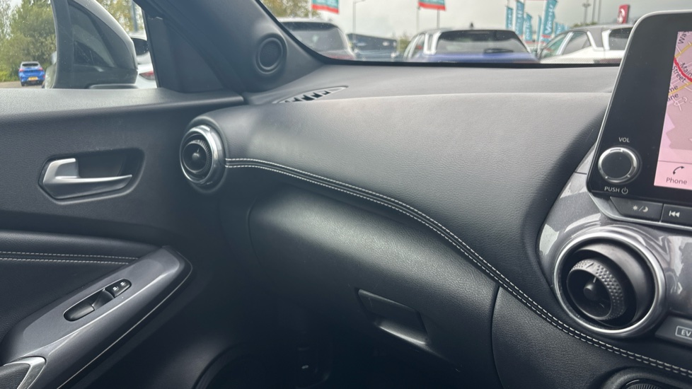 Nissan Juke 1.6 Hybrid N-Connecta 5dr Auto Hybrid Hatchback - Image 33