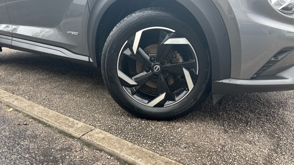 Nissan Juke 1.6 Hybrid N-Connecta 5dr Auto Hybrid Hatchback - Image 44