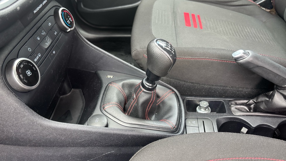 Ford Fiesta 1.0 EcoBoost ST-Line 5dr Petrol Hatchback - Image 13