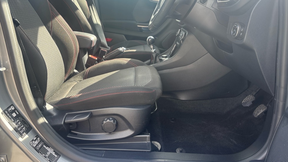 Ford Puma 1.0 EcoBoost Hybrid mHEV ST-Line 5dr Petrol Hatchback - Image 44