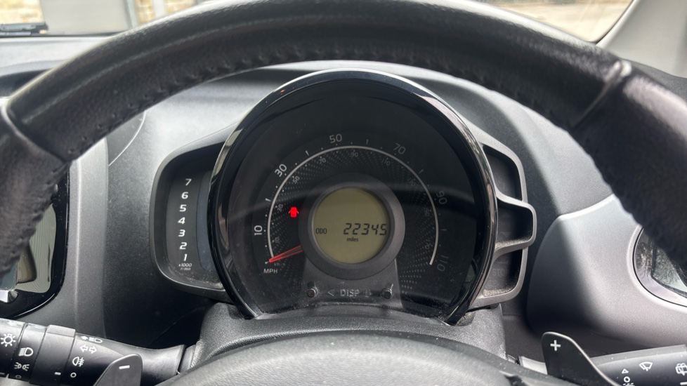 Toyota Aygo 1.0 VVT-i X-Play TSS 5dr x-shift Petrol Hatchback - Image 18