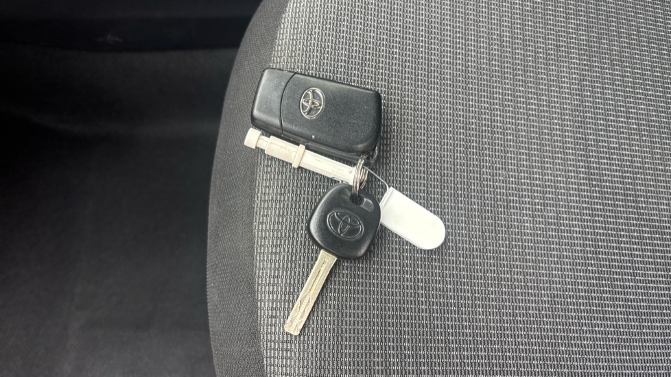 Toyota Aygo 1.0 VVT-i X-Play TSS 5dr x-shift Petrol Hatchback - Image 20