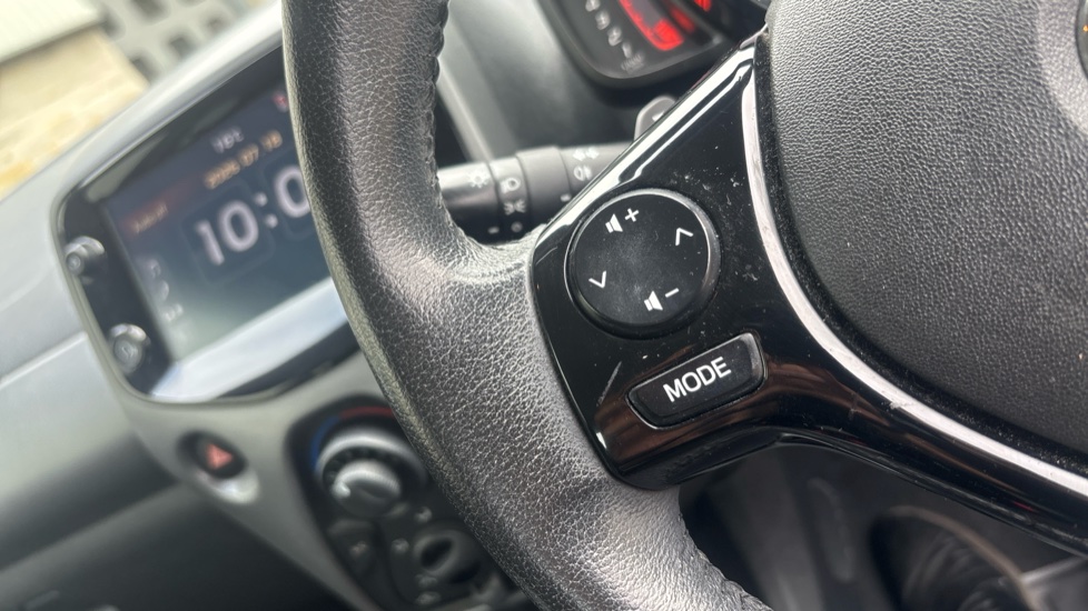 Toyota Aygo 1.0 VVT-i X-Play TSS 5dr x-shift Petrol Hatchback - Image 22