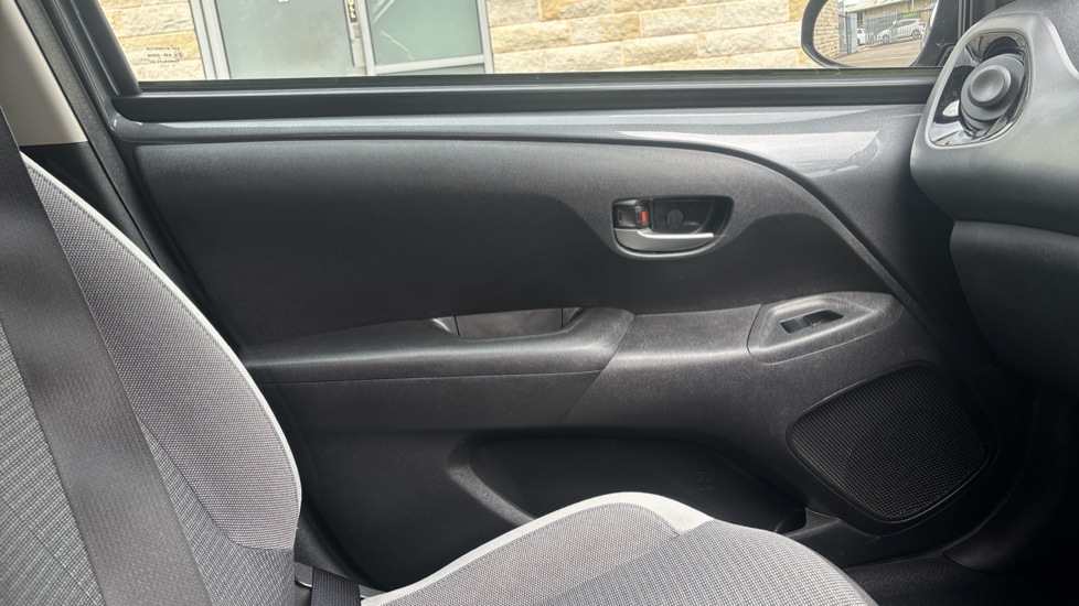 Toyota Aygo 1.0 VVT-i X-Play TSS 5dr x-shift Petrol Hatchback - Image 34