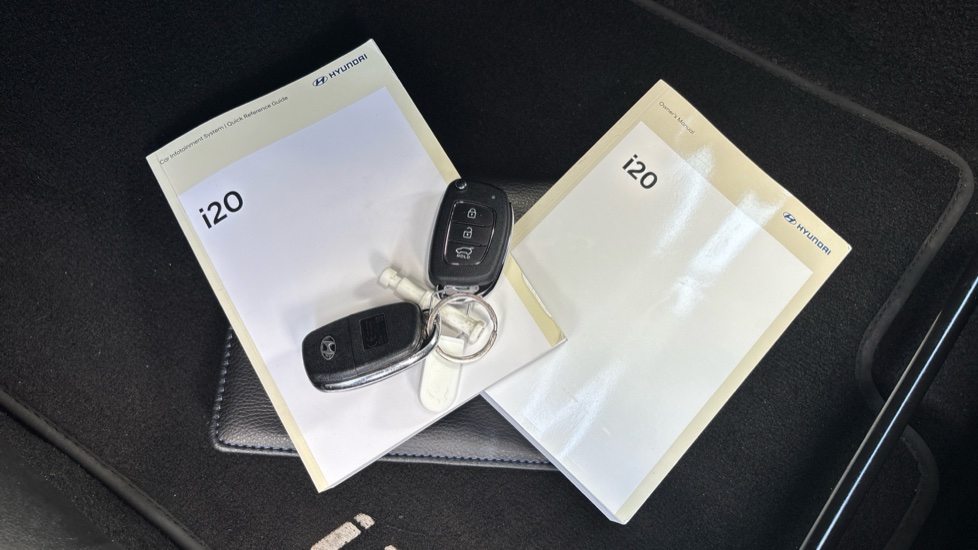Hyundai i20 1.0T GDi 48V MHD SE Connect 5dr Petrol Hatchback - Image 19