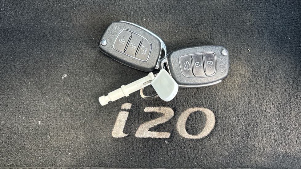 Hyundai i20 1.0T GDi 48V MHD SE Connect 5dr Petrol Hatchback - Image 20
