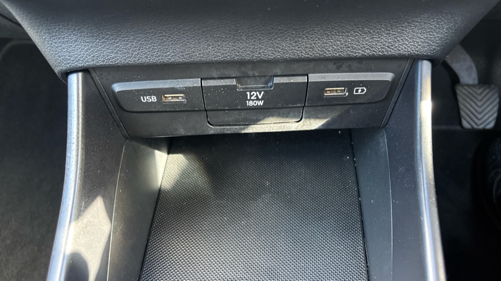 Hyundai i20 1.0T GDi 48V MHD SE Connect 5dr Petrol Hatchback - Image 28