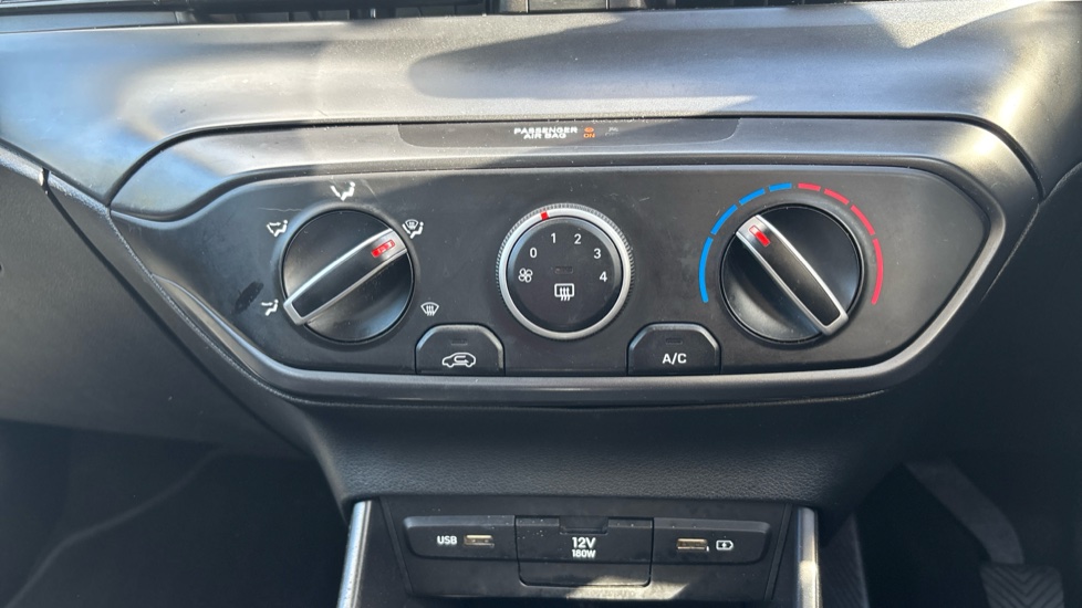 Hyundai i20 1.0T GDi 48V MHD SE Connect 5dr Petrol Hatchback - Image 29