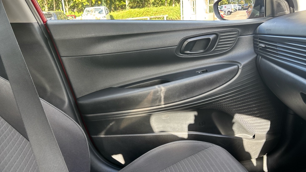 Hyundai i20 1.0T GDi 48V MHD SE Connect 5dr Petrol Hatchback - Image 32