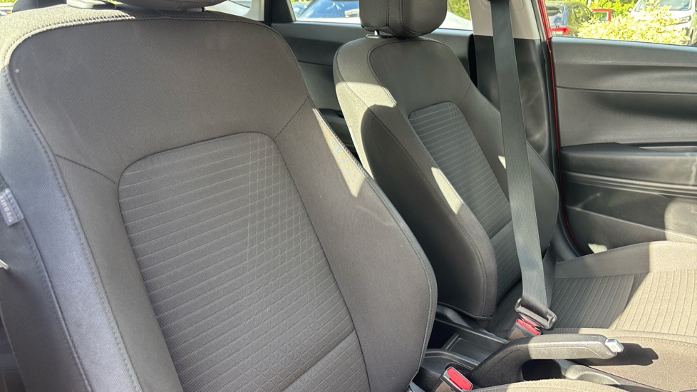 Hyundai i20 1.0T GDi 48V MHD SE Connect 5dr Petrol Hatchback - Image 37