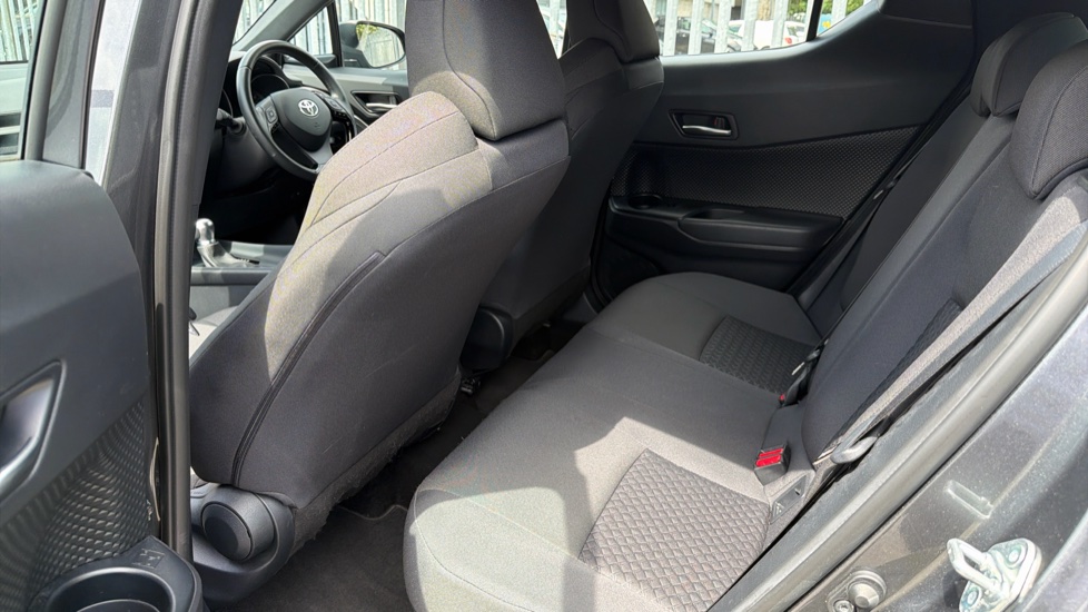Toyota C-HR 1.8 Hybrid Icon 5dr CVT Hybrid Hatchback - Image 16
