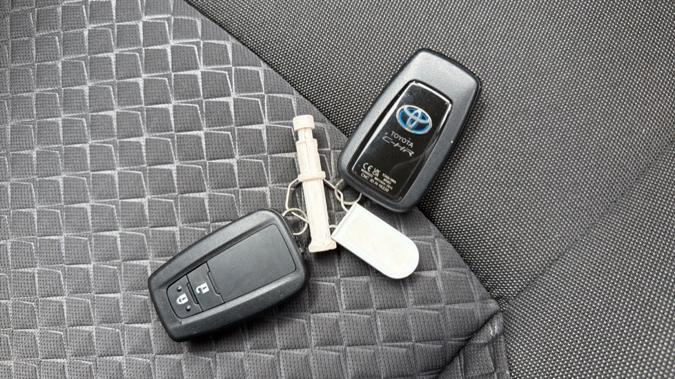 Toyota C-HR 1.8 Hybrid Icon 5dr CVT Hybrid Hatchback - Image 20
