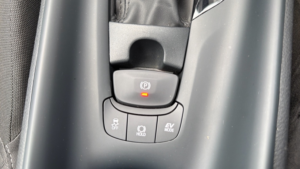 Toyota C-HR 1.8 Hybrid Icon 5dr CVT Hybrid Hatchback - Image 21