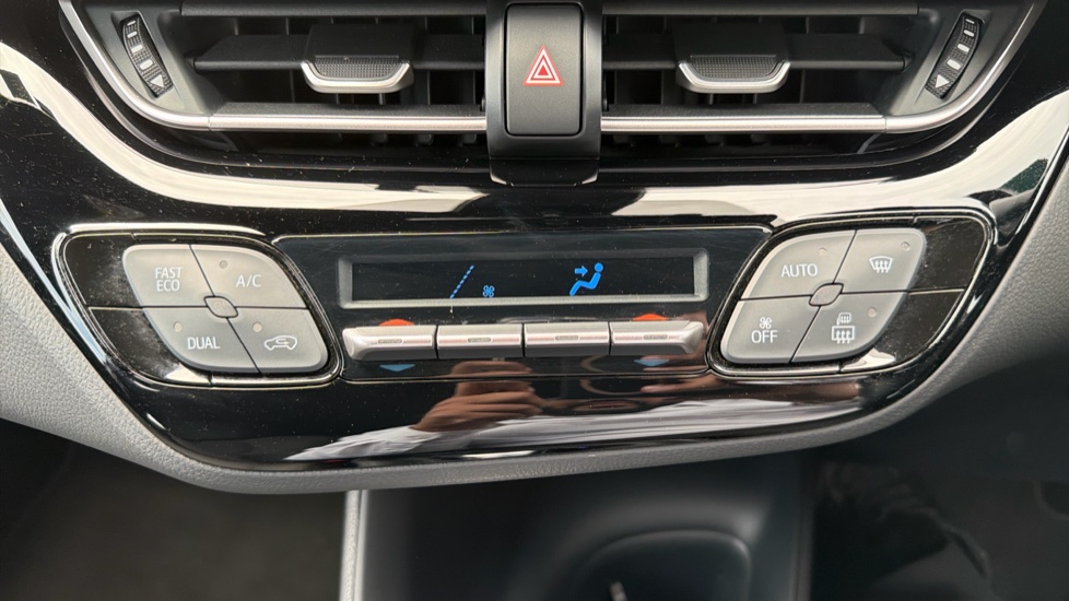 Toyota C-HR 1.8 Hybrid Icon 5dr CVT Hybrid Hatchback - Image 22