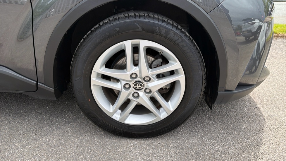 Toyota C-HR 1.8 Hybrid Icon 5dr CVT Hybrid Hatchback - Image 34