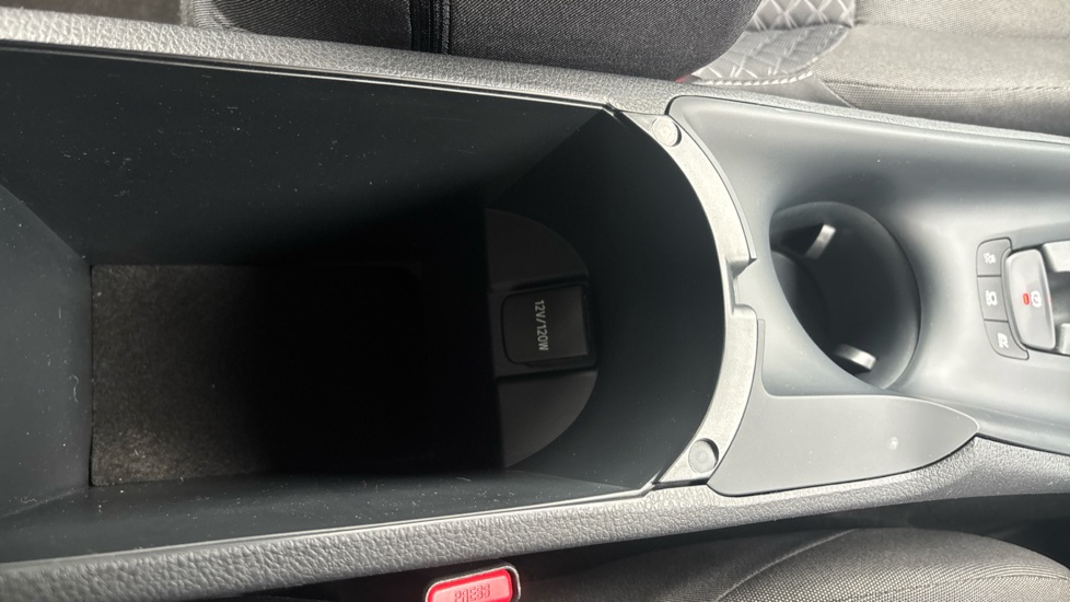 Toyota C-HR 1.8 Hybrid Icon 5dr CVT Hybrid Hatchback - Image 36