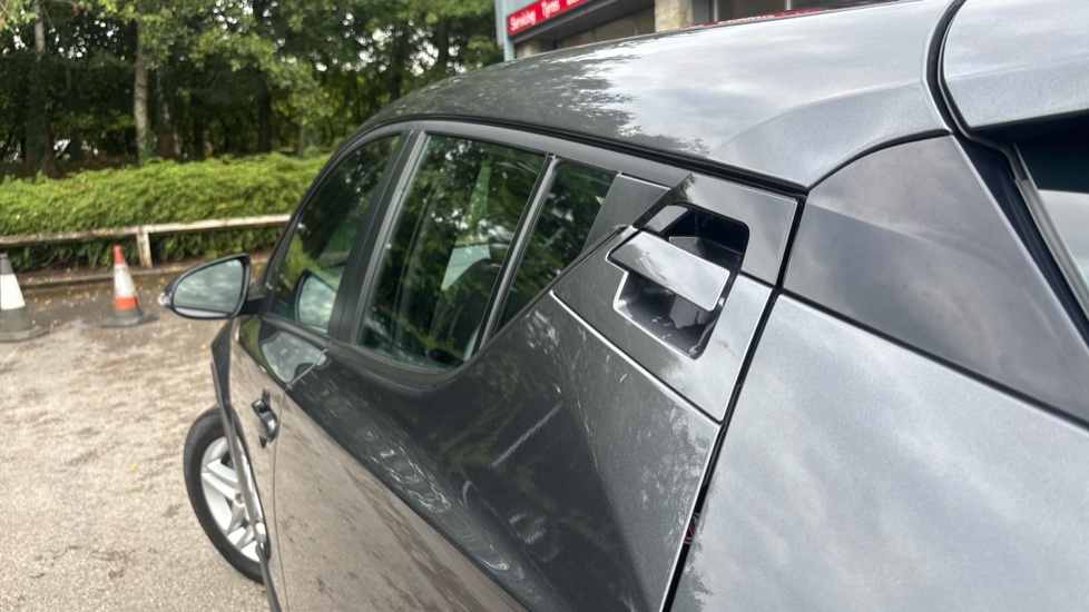 Toyota C-HR 1.8 Hybrid Icon 5dr CVT Hybrid Hatchback - Image 46