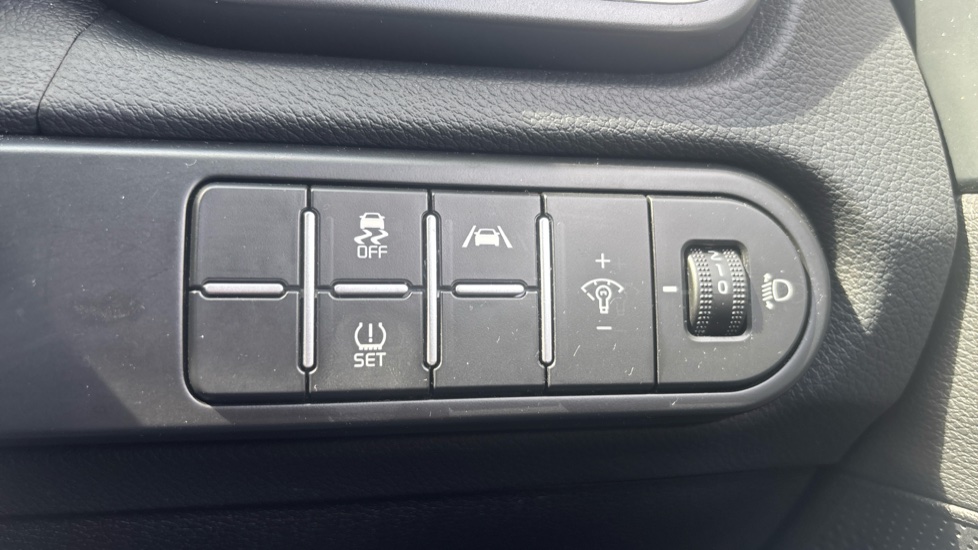 Kia Xceed 1.5T GDi ISG 2 5dr Petrol Hatchback - Image 25