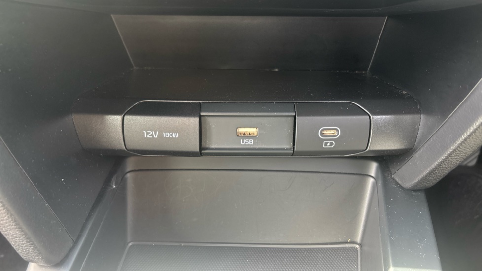 Kia Xceed 1.5T GDi ISG 2 5dr Petrol Hatchback - Image 29
