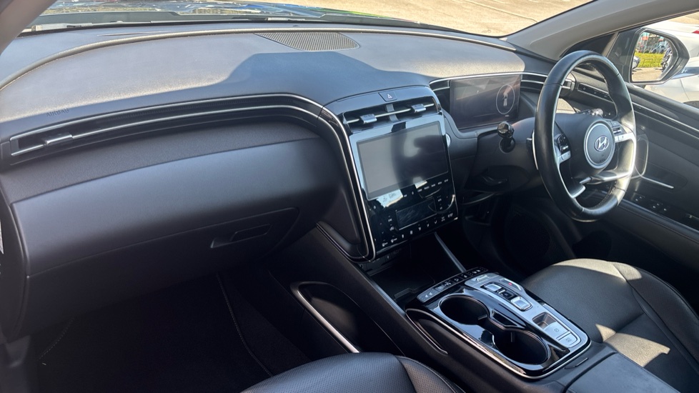 Hyundai TUCSON 1.6 TGDi Plug-in Hybrid Ultimate 5dr 4WD Auto Estate - Image 9