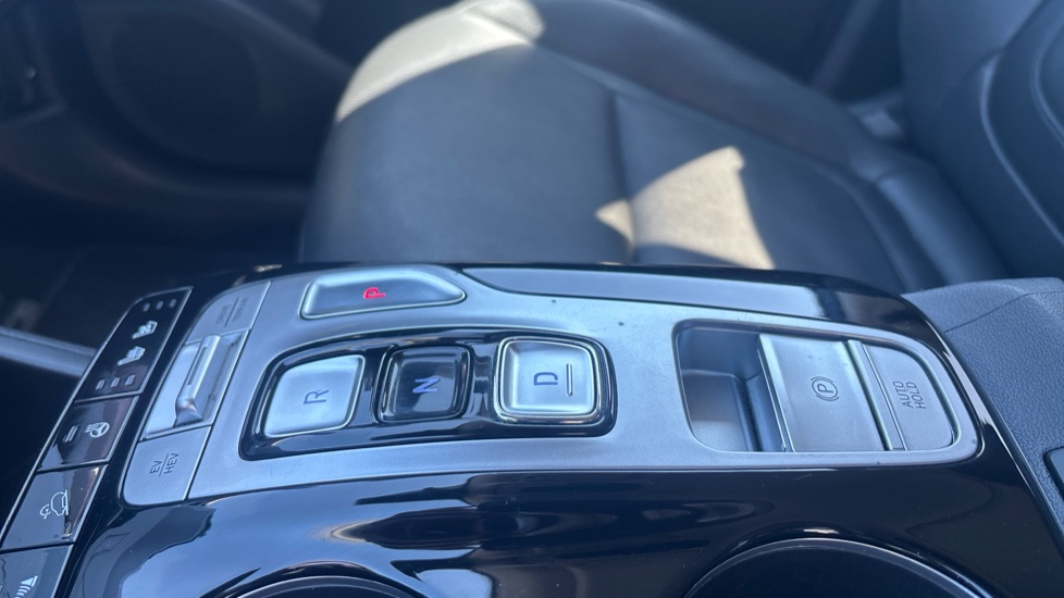 Hyundai TUCSON 1.6 TGDi Plug-in Hybrid Ultimate 5dr 4WD Auto Estate - Image 13