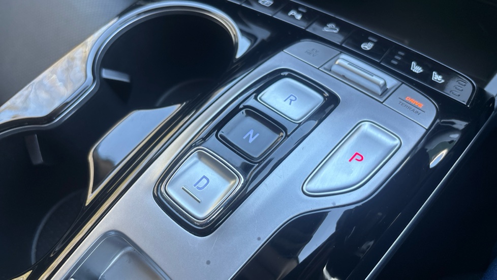 Hyundai TUCSON 1.6 TGDi Plug-in Hybrid Ultimate 5dr 4WD Auto Estate - Image 30