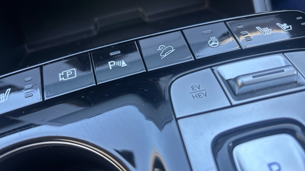 Hyundai TUCSON 1.6 TGDi Plug-in Hybrid Ultimate 5dr 4WD Auto Estate - Image 32