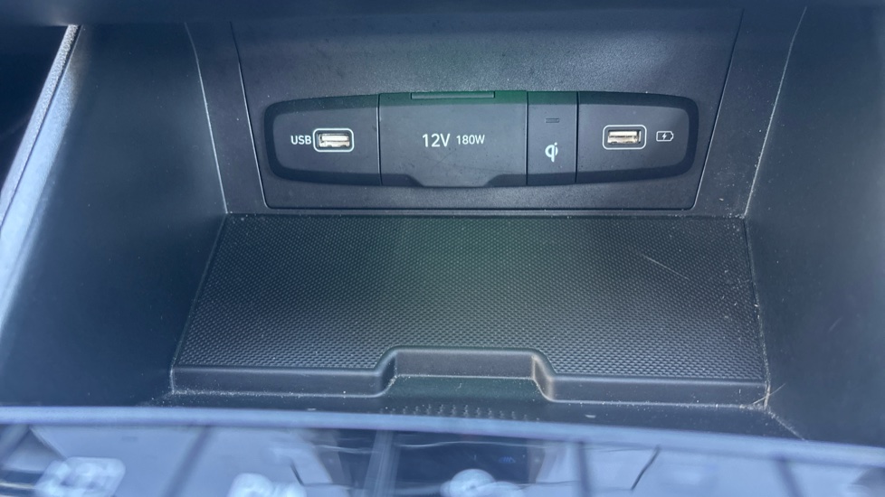 Hyundai TUCSON 1.6 TGDi Plug-in Hybrid Ultimate 5dr 4WD Auto Estate - Image 35