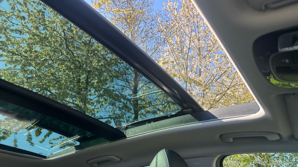 Hyundai TUCSON 1.6 TGDi Plug-in Hybrid Ultimate 5dr 4WD Auto Estate - Image 39