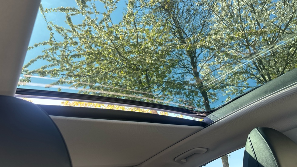 Hyundai TUCSON 1.6 TGDi Plug-in Hybrid Ultimate 5dr 4WD Auto Estate - Image 41