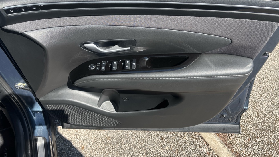 Hyundai TUCSON 1.6 TGDi Plug-in Hybrid Ultimate 5dr 4WD Auto Estate - Image 42