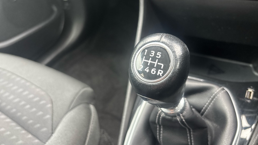 Ford Fiesta 1.0 EcoBoost 125 Titanium 5dr Petrol Hatchback - Image 31
