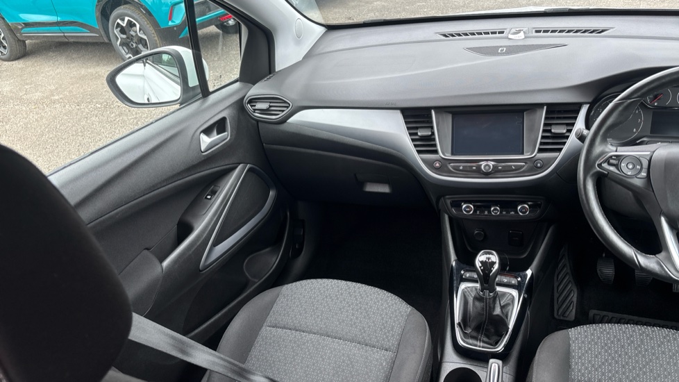 Vauxhall Crossland X 1.2T ecoTec [110] SE 5dr [Start Stop] Petrol Hatchback - Image 14