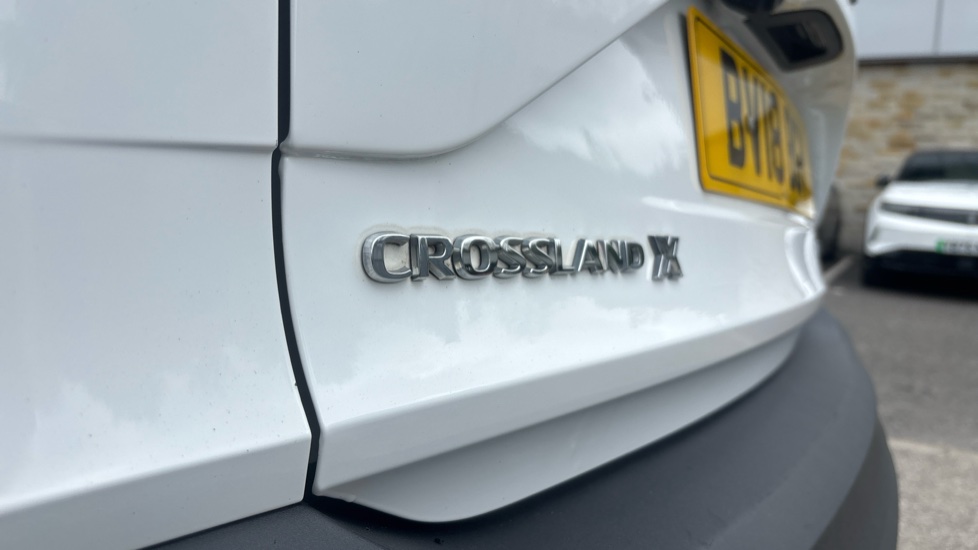 Vauxhall Crossland X 1.2T ecoTec [110] SE 5dr [Start Stop] Petrol Hatchback - Image 37