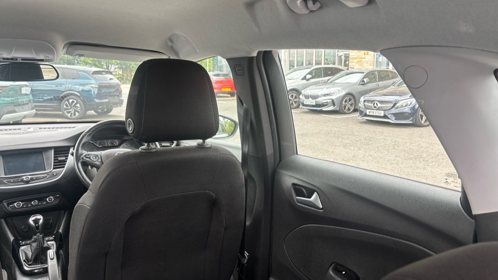 Vauxhall Crossland X 1.2T ecoTec [110] SE 5dr [Start Stop] Petrol Hatchback - Image 48