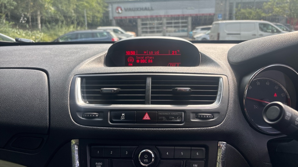 Vauxhall Mokka 1.4T Exclusiv 5dr Petrol Hatchback - Image 28