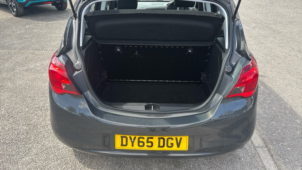Vauxhall Corsa 1.4 Design 5dr Petrol Hatchback - Image 4