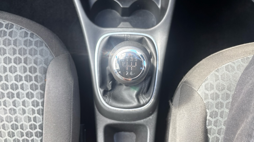 Vauxhall Corsa 1.4 Design 5dr Petrol Hatchback - Image 28