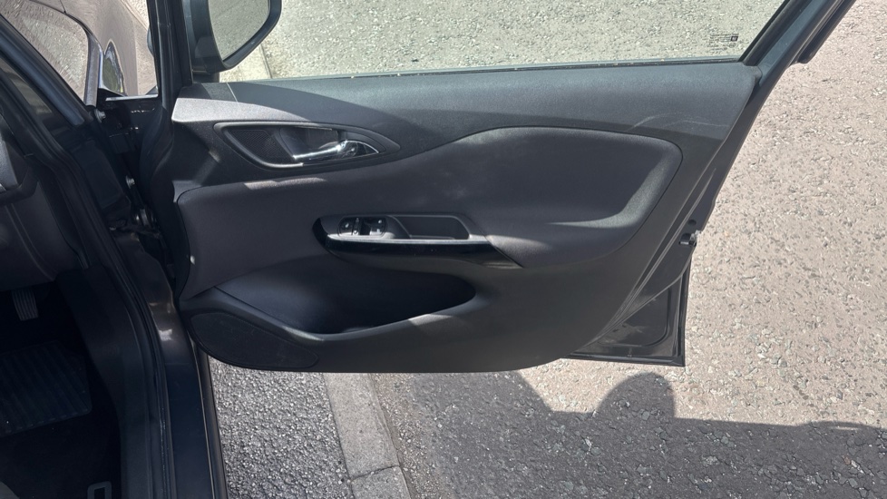 Vauxhall Corsa 1.4 Design 5dr Petrol Hatchback - Image 40