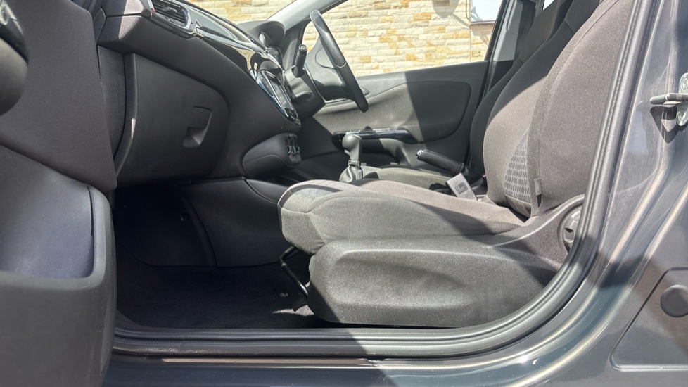 Vauxhall Corsa 1.4 Design 5dr Petrol Hatchback - Image 45