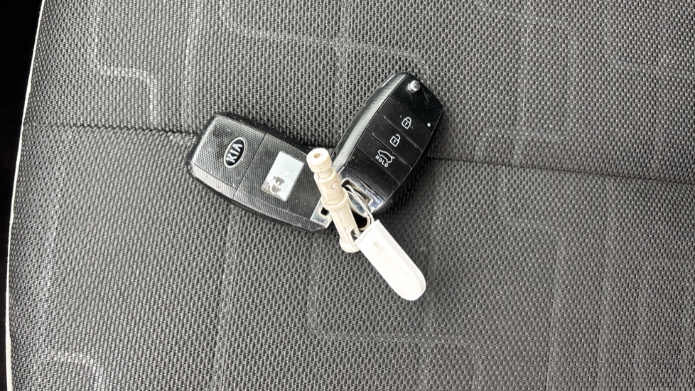Kia Venga 1.6 2 5dr Auto [6] Petrol Hatchback - Image 20