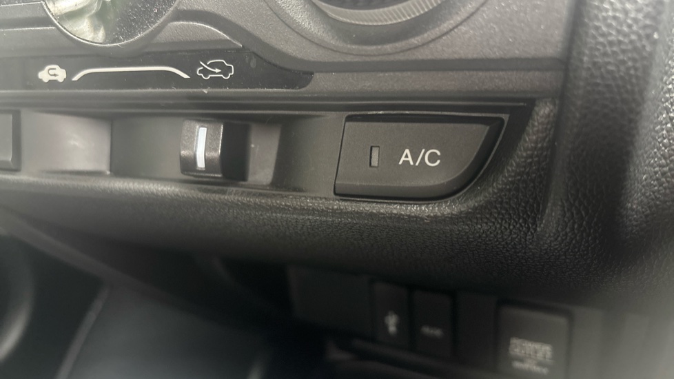Honda Jazz 1.3 S 5dr CVT Petrol Hatchback - Image 36