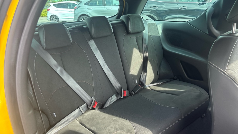 DS 3 1.2 PureTech Performance Line 3dr Petrol Hatchback - Image 16