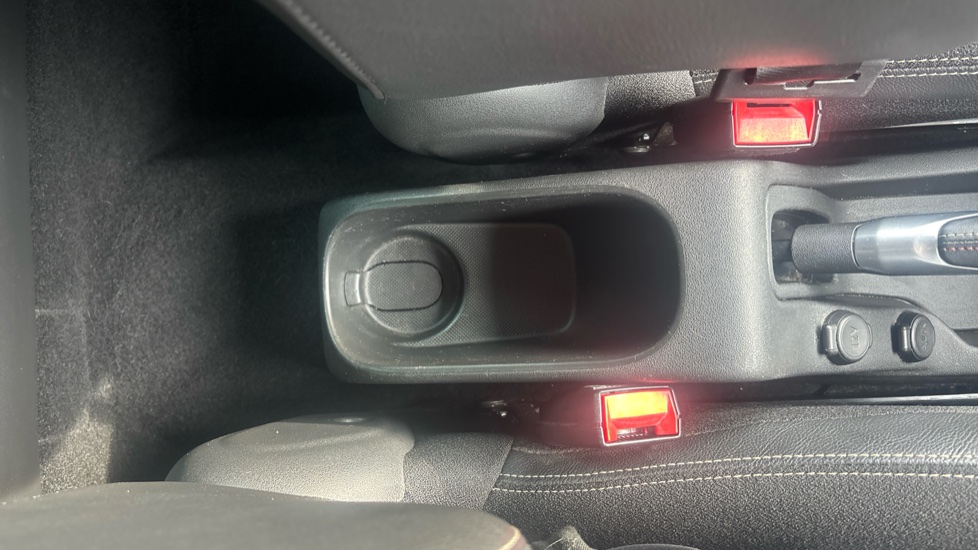 DS 3 1.2 PureTech Performance Line 3dr Petrol Hatchback - Image 27