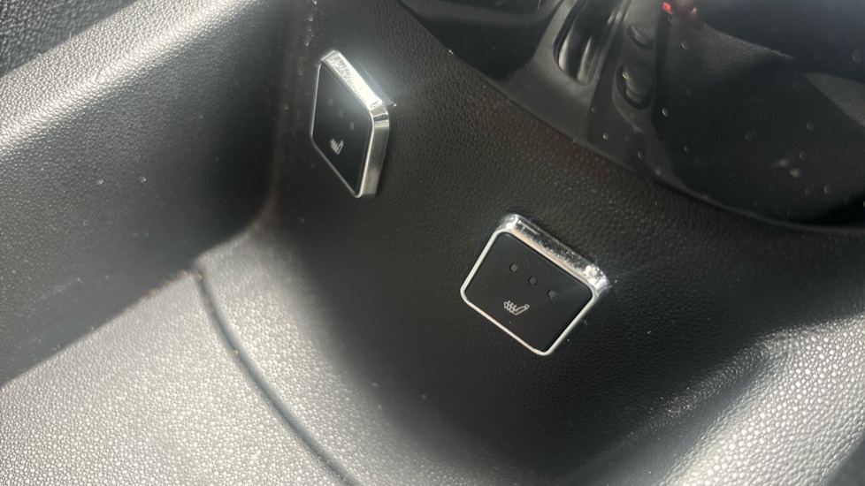 DS 3 1.2 PureTech Performance Line 3dr Petrol Hatchback - Image 29