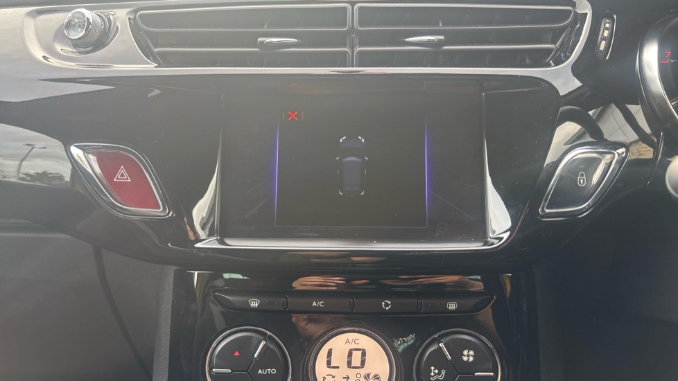 DS 3 1.2 PureTech Performance Line 3dr Petrol Hatchback - Image 32