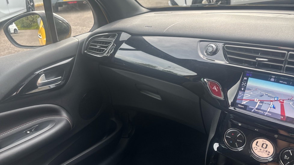 DS 3 1.2 PureTech Performance Line 3dr Petrol Hatchback - Image 35