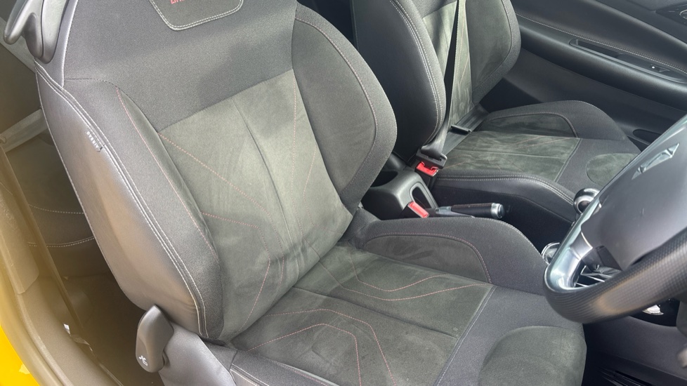DS 3 1.2 PureTech Performance Line 3dr Petrol Hatchback - Image 38