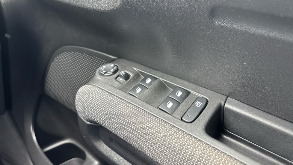 Citroen C3 Aircross 1.2 PureTech Flair 5dr Petrol Hatchback - Image 24