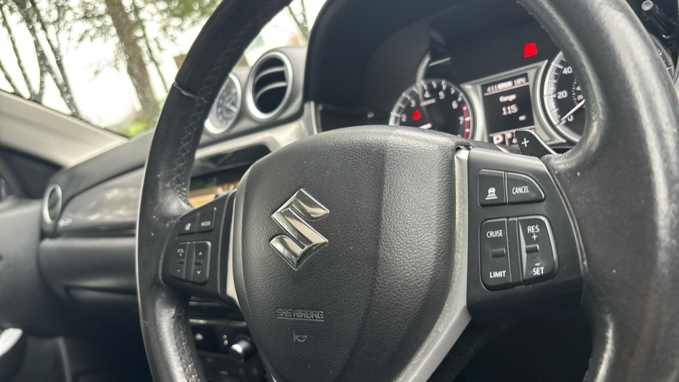 Suzuki Vitara 1.6 SZ5 ALLGRIP 5dr Auto Petrol Estate - Image 23